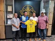 KUNJUNGAN HORMAT DARTPADA EN. MUHAMMAD FALIQ BIN FIRDAUS MUHAMMAD ROM, KETUA PEGAWAI EkKSEKUTIF NEGERI SEMBILAN FOOTBALL CLUB SDN.BHD. (NSFC).